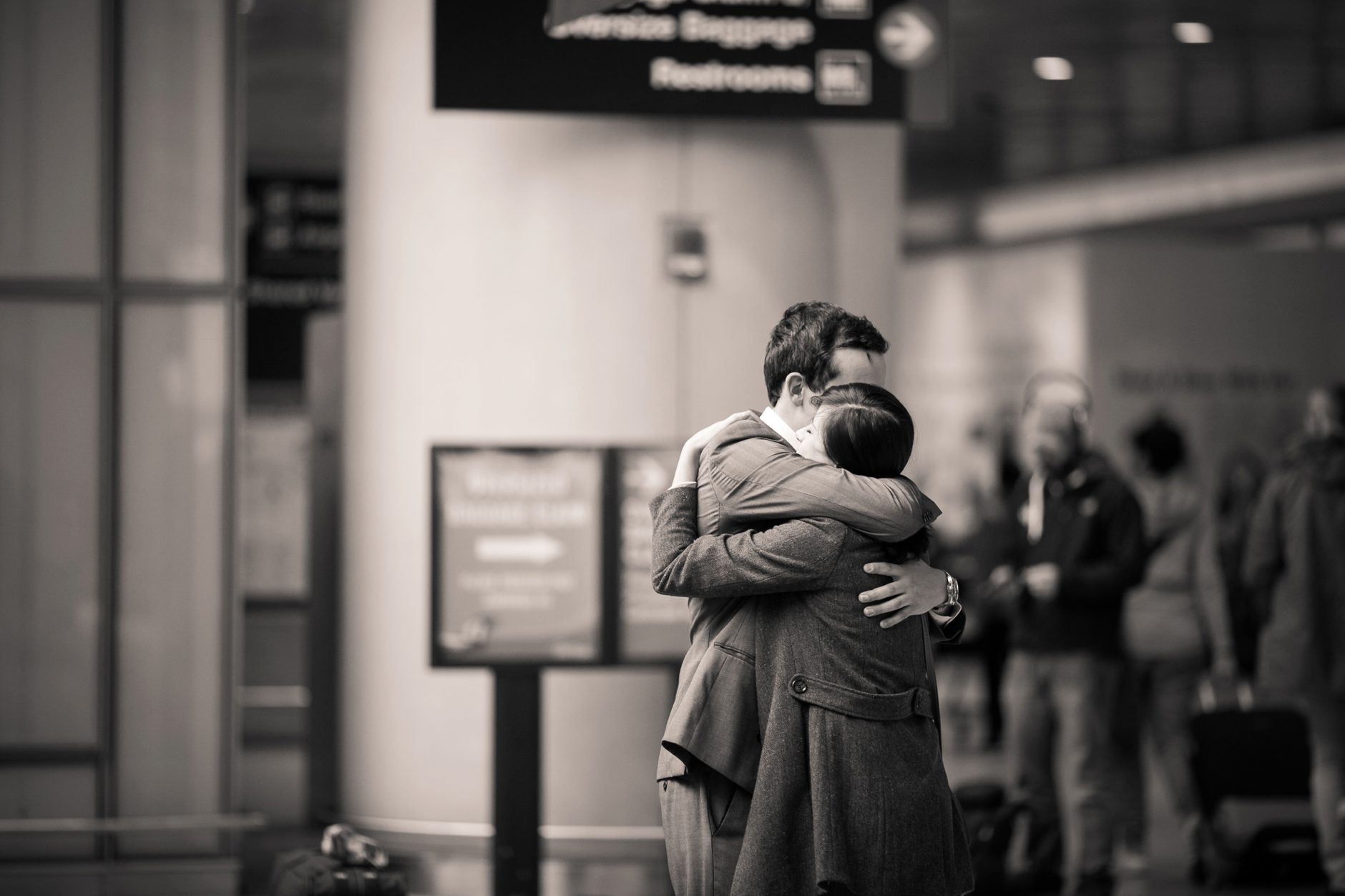 Romantic Airport proposal, Amy Caroline Photography_0026