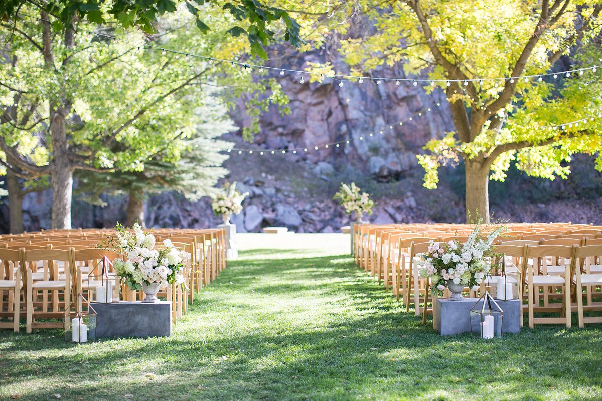 Beautiful outdoor ceremony at Riverbend Lyons Farmette, Fall farmette wedding by Amy Caroline Photography