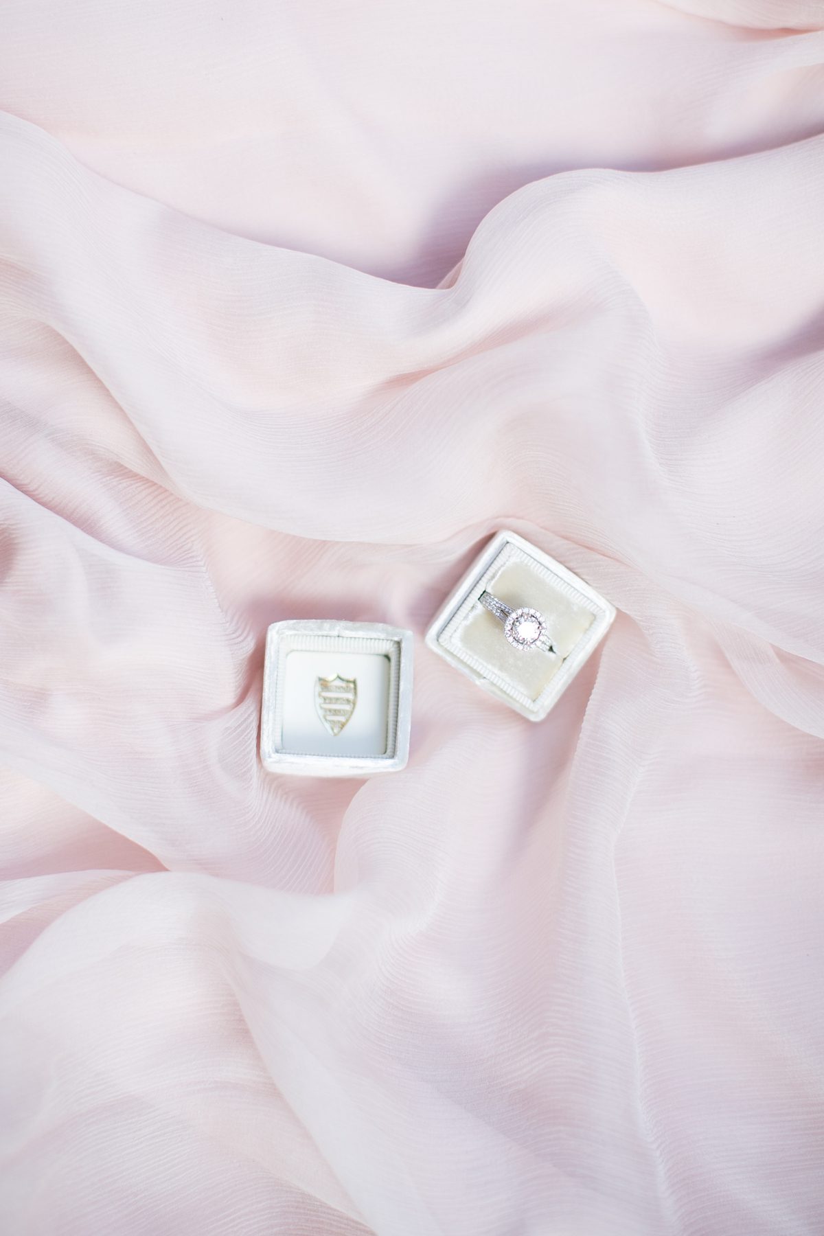 classic-and-romantic-ten-mile-station-breckenridge-wedding-amy-caroline-photography_0004