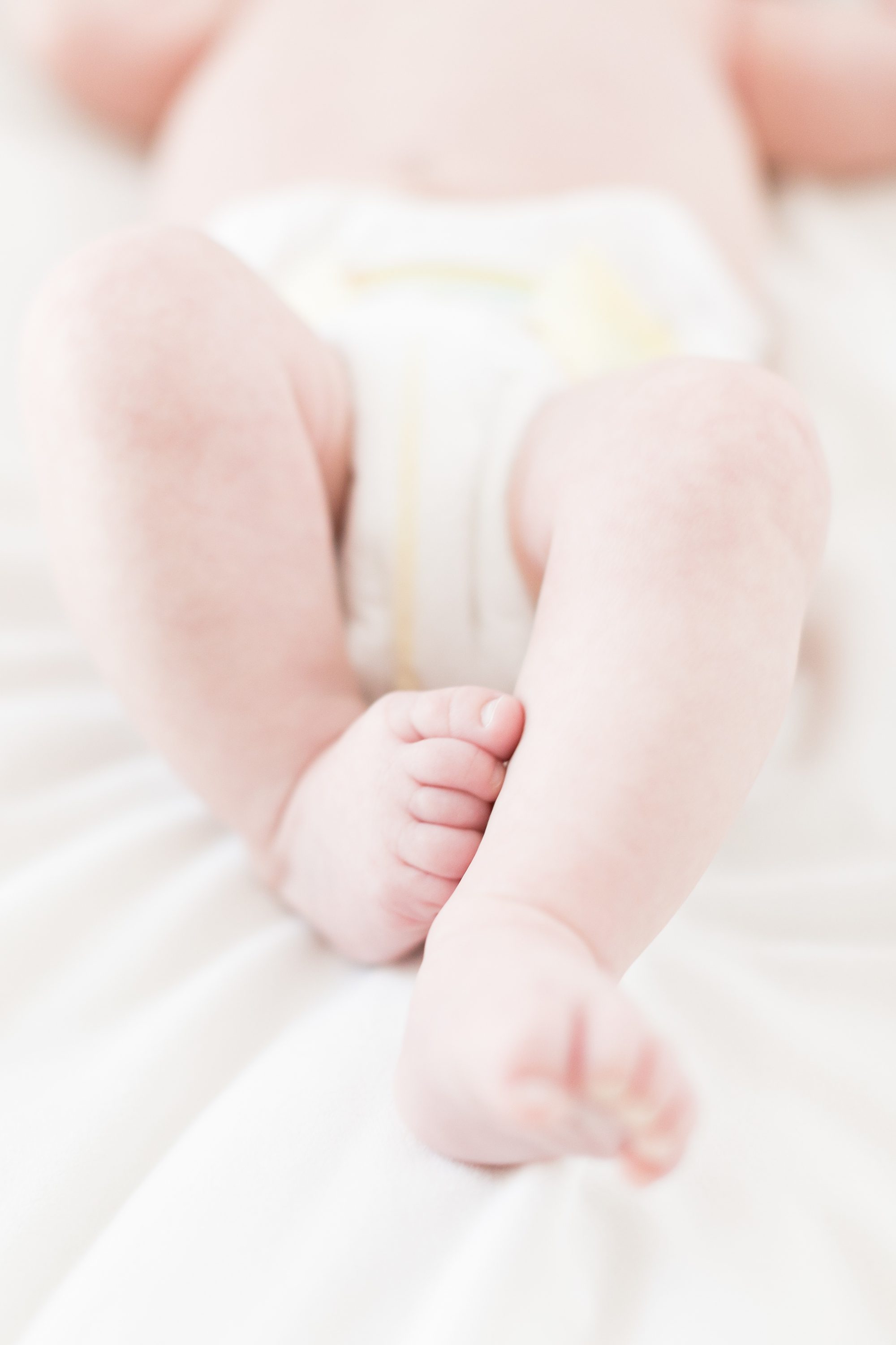 Natural and relaxed Denver Home Newborn Photo Session, Amy Caroline Photography